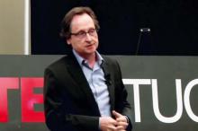  Rozenblit discusses his research into computer-aided surgery during a TEDx Talk at the UA Student Union in 2013.